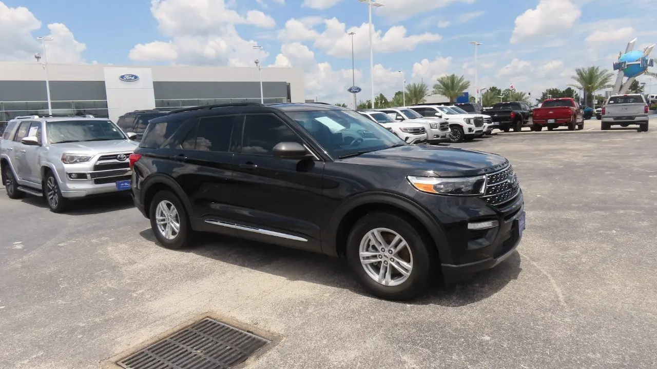 2023 Ford Explorer XLT