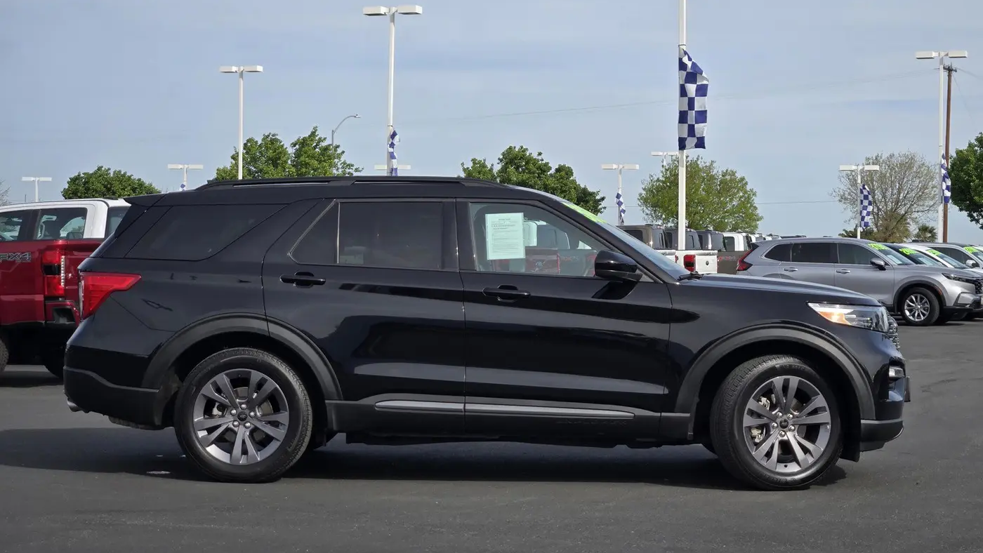 2024 Ford Explorer XLT