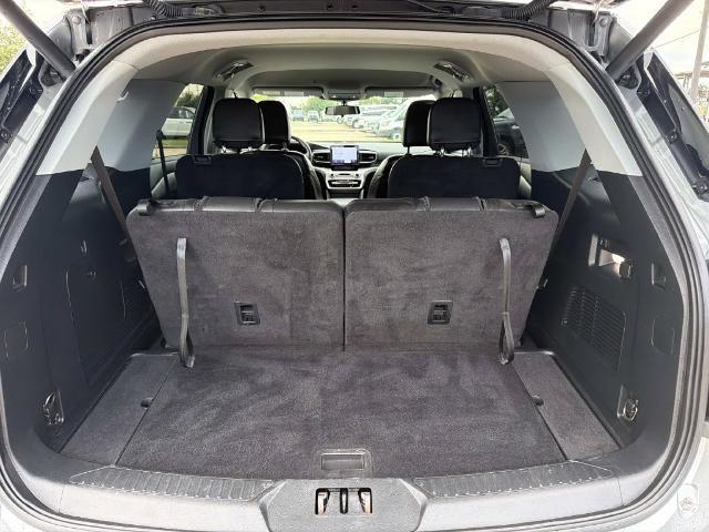 2022 Ford Explorer - $22,880