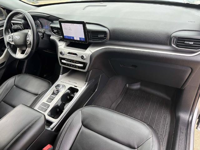 2022 Ford Explorer - $22,880