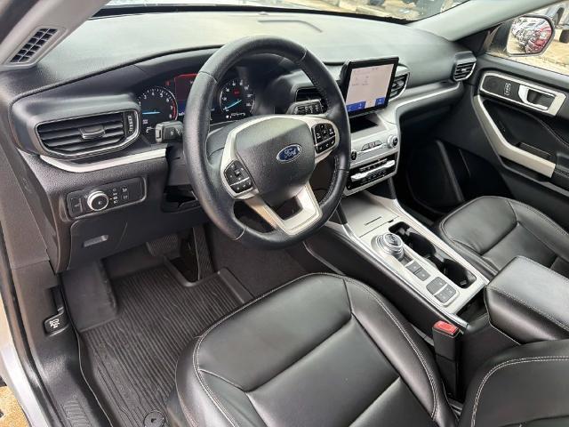 2022 Ford Explorer - $22,880