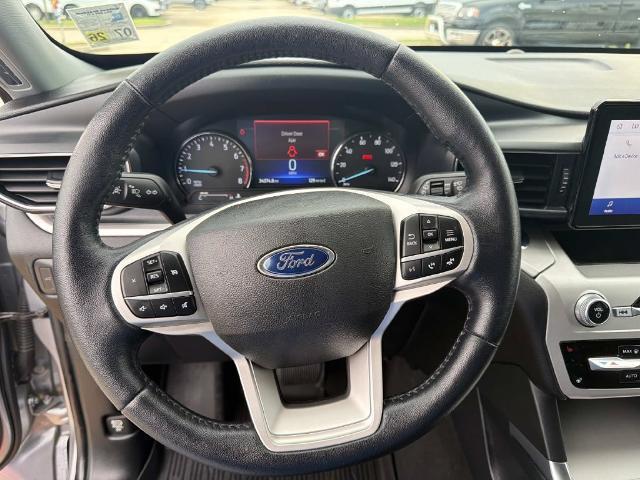 2022 Ford Explorer - $22,880