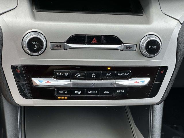 2023 Ford Explorer - $27,229