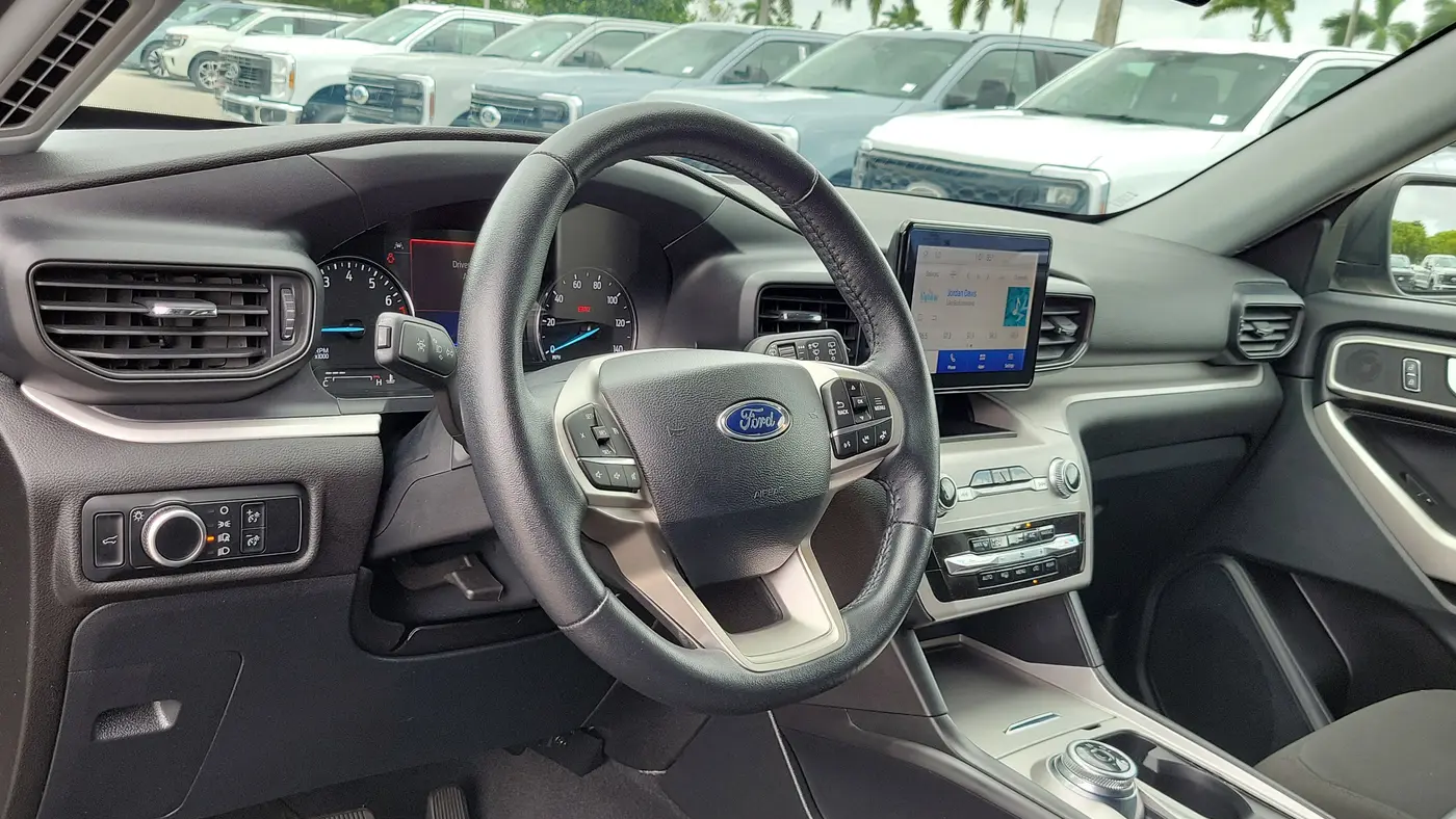 2024 Ford Explorer XLT