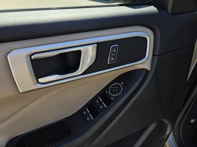 2020 Ford Explorer - $17,000