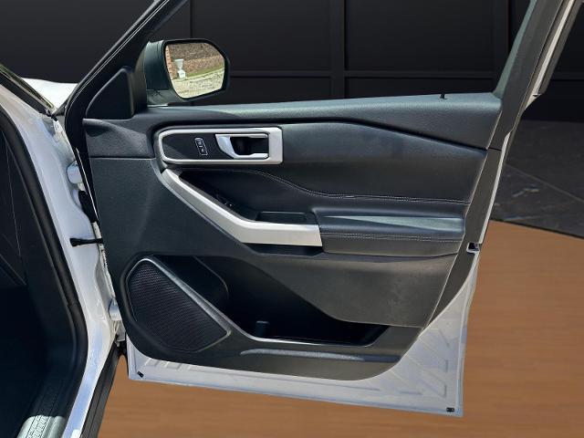 2022 Ford Explorer - $24,995