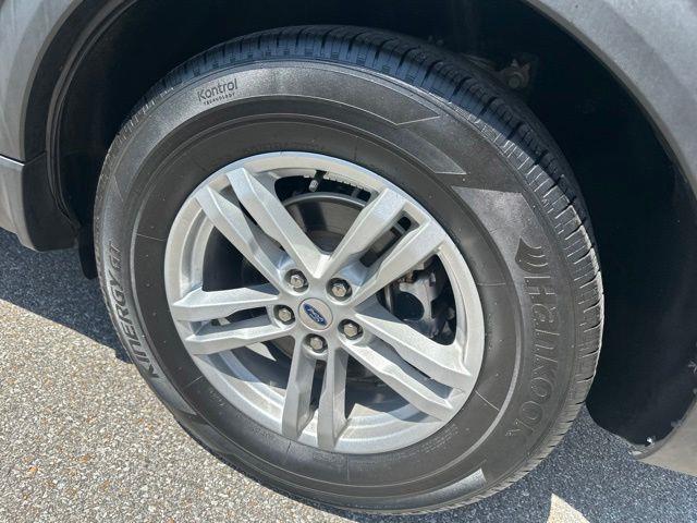 2021 Ford Explorer - $21,995