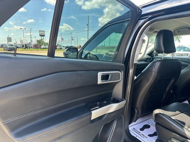 2021 Ford Explorer - $21,995