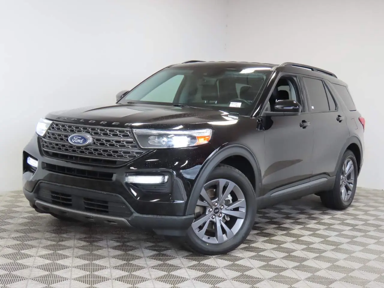 2023 Ford Explorer - $21,559