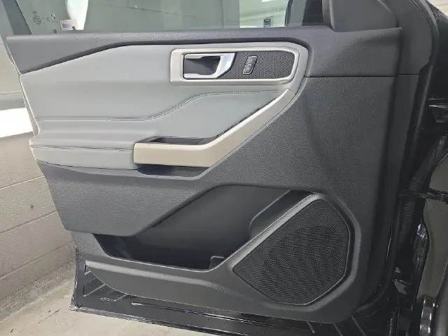 2023 Ford Explorer - $29,976