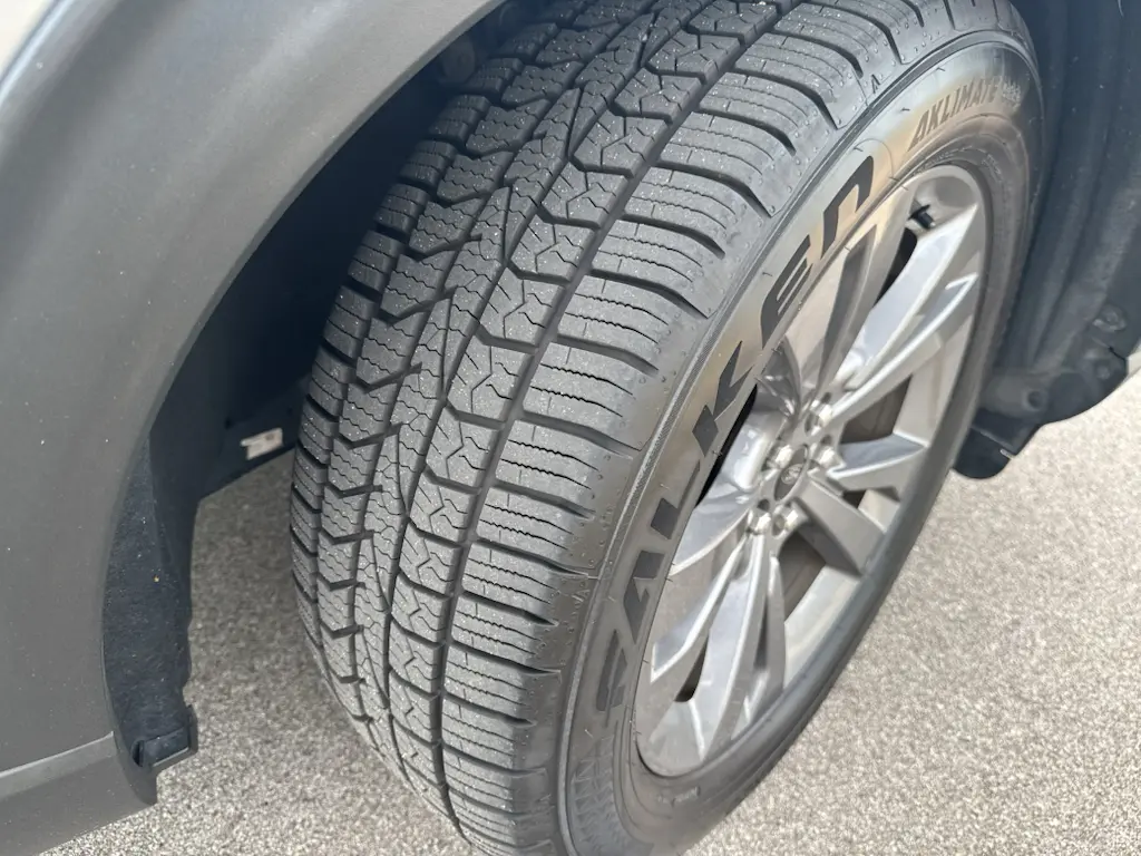 2021 Ford Explorer - $21,996