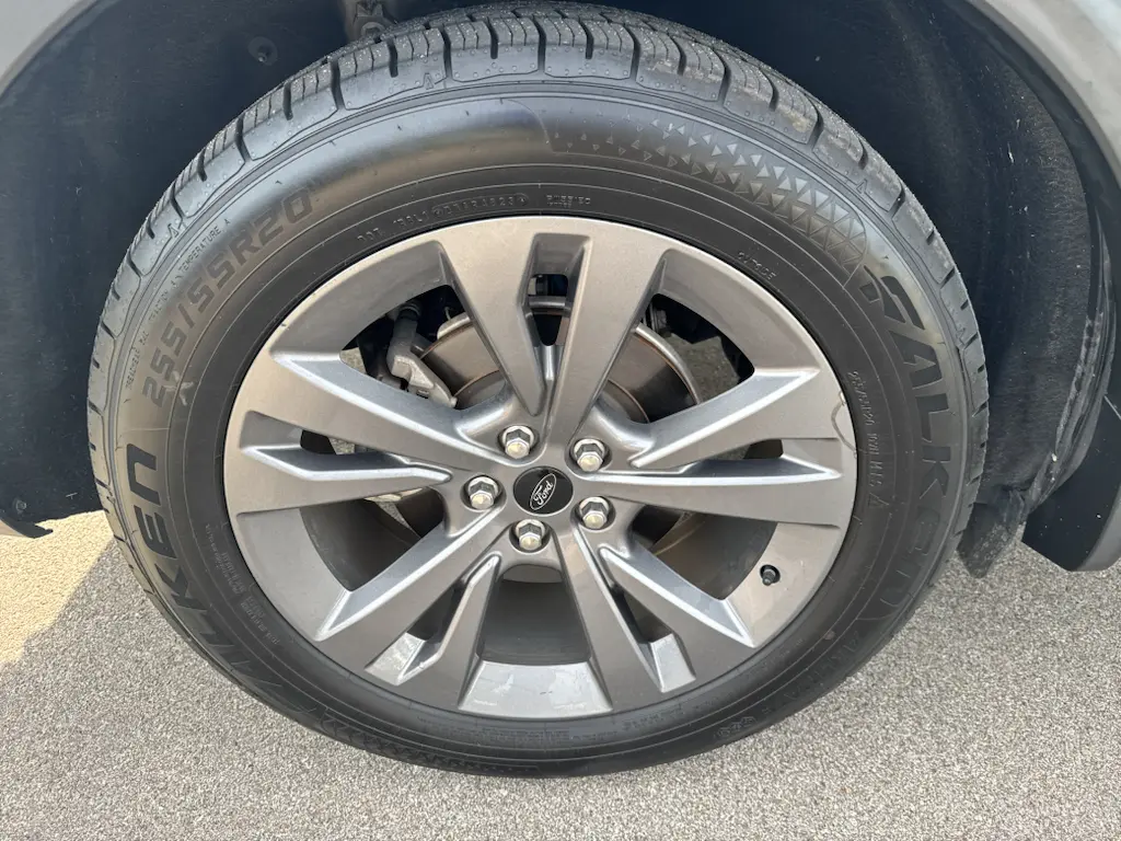 2021 Ford Explorer - $21,996