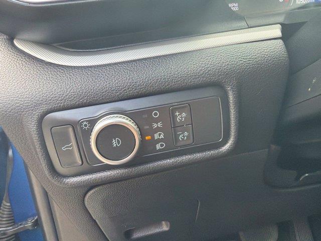 2022 Ford Explorer - $25,975