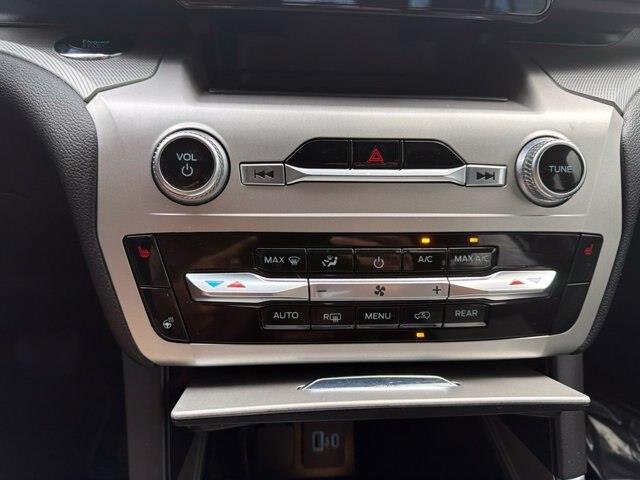 2022 Ford Explorer - $25,975