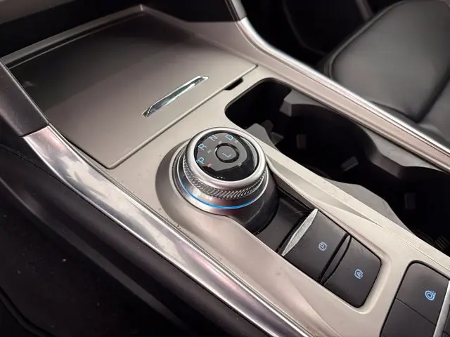 2023 Ford Explorer - $28,500