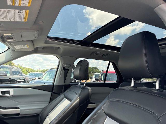 2022 Ford Explorer - $22,622