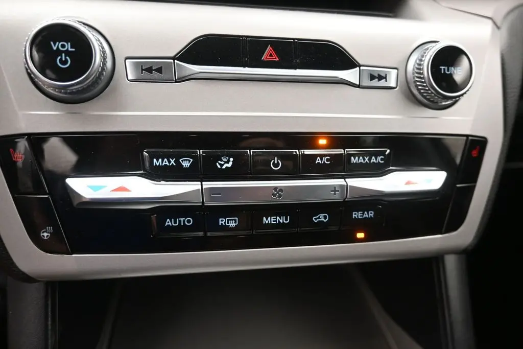 2023 Ford Explorer - $29,198
