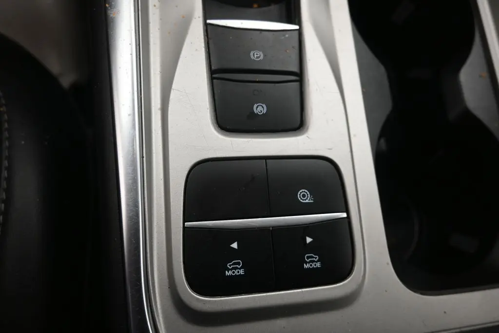 2023 Ford Explorer - $29,198