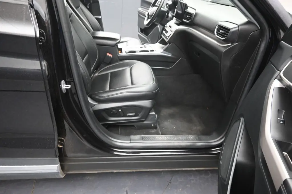 2023 Ford Explorer - $29,198