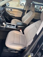 2022 Explorer Thumbnail 3