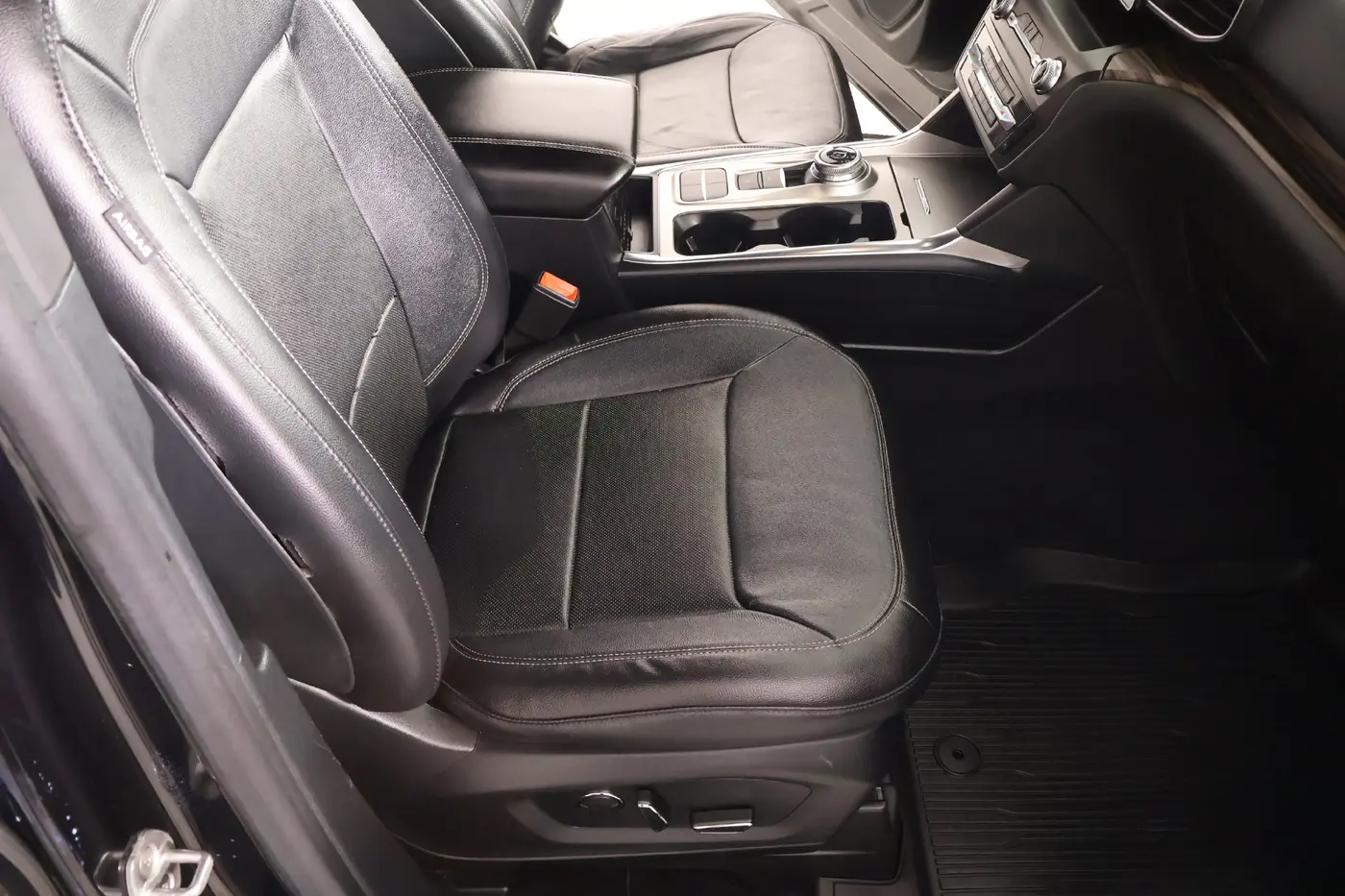 2020 Ford Explorer - $17,117