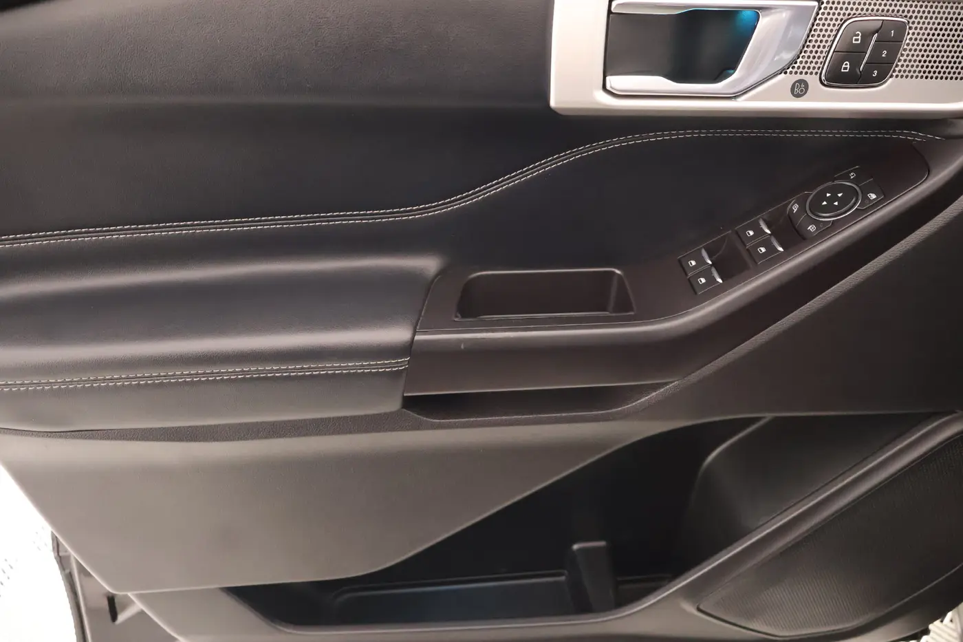 2020 Ford Explorer - $17,117
