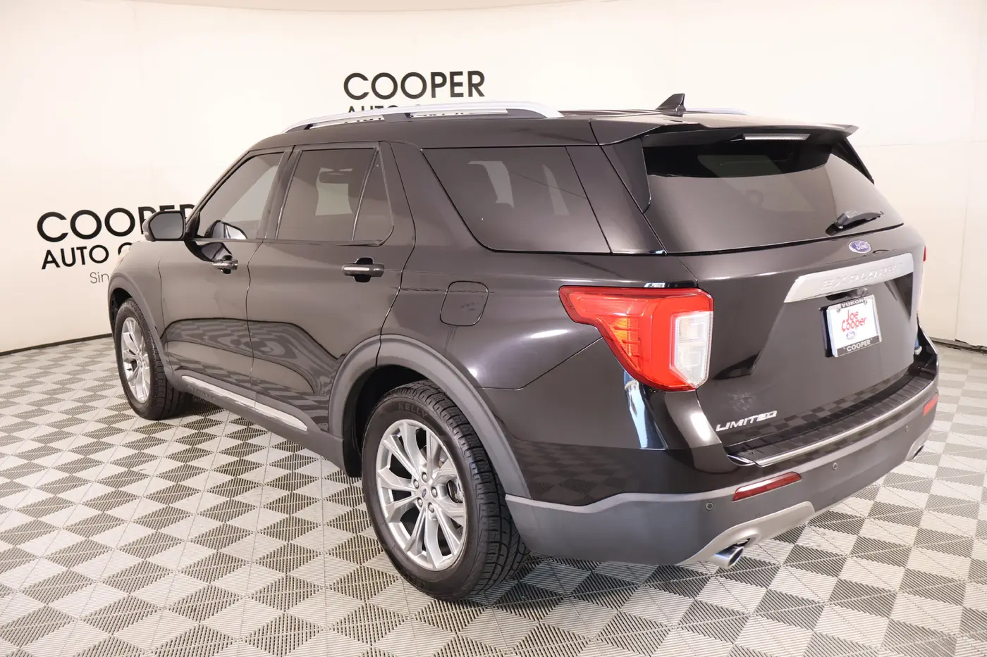 2020 Ford Explorer - $17,117