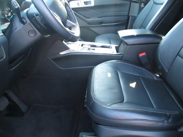 2020 Ford Explorer - $31,995