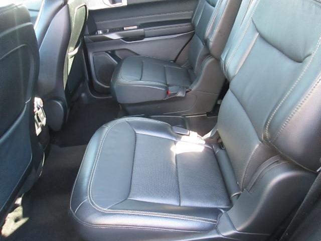 2020 Ford Explorer - $31,995
