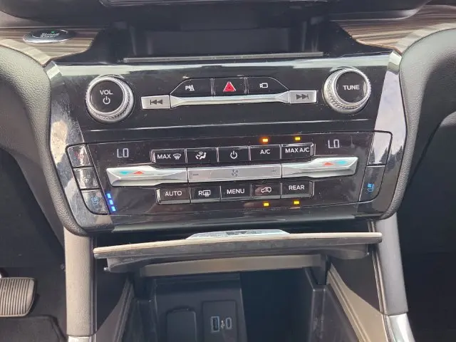 2021 Ford Explorer - $19,959