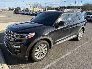 2020 Ford Explorer with Agate Black Metallic Exterior