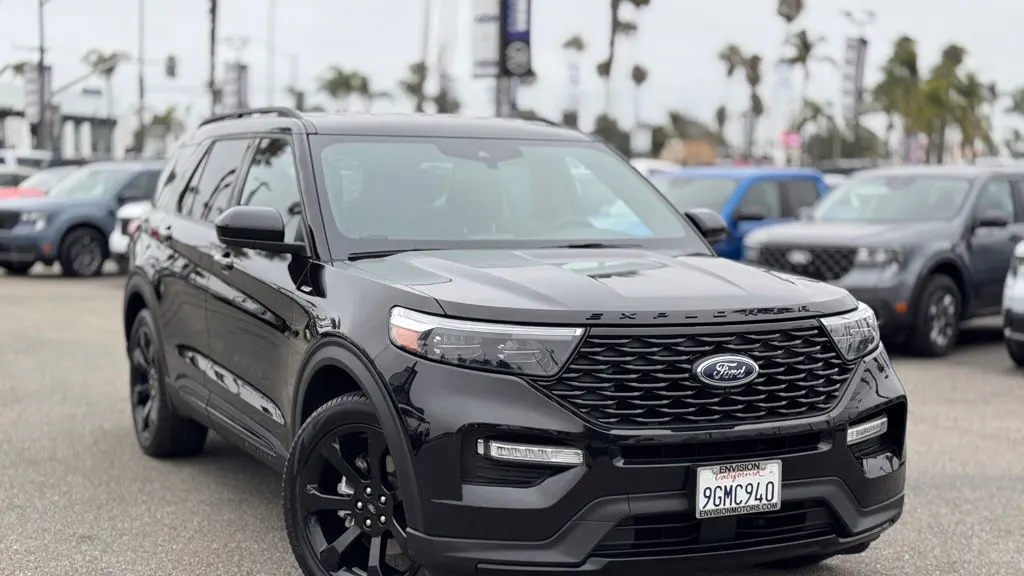 2023 Ford Explorer ST-Line