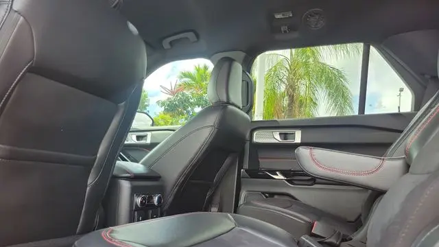 2024 Ford Explorer ST-Line