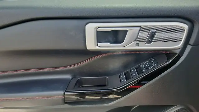 2024 Ford Explorer ST-Line