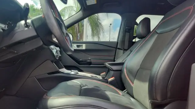 2024 Ford Explorer ST-Line