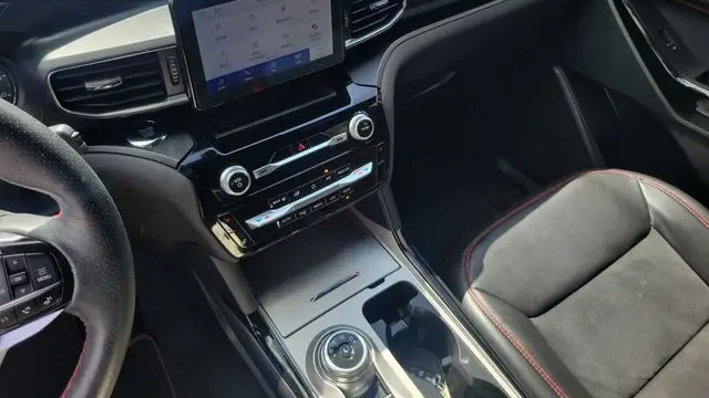 2024 Ford Explorer ST-Line