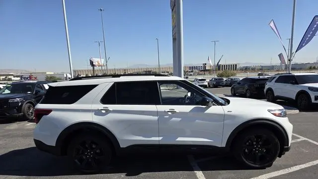 2023 Ford Explorer ST-Line