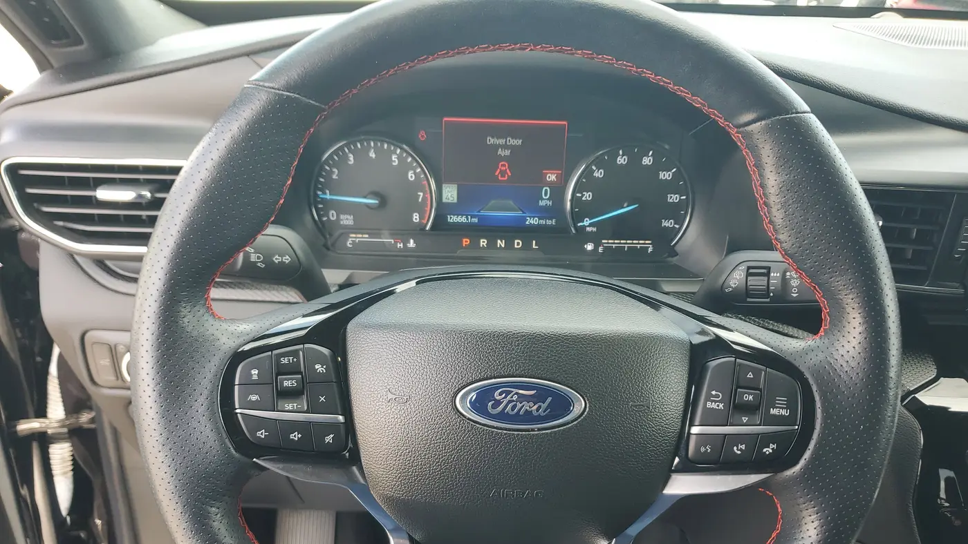 2023 Ford Explorer ST-Line