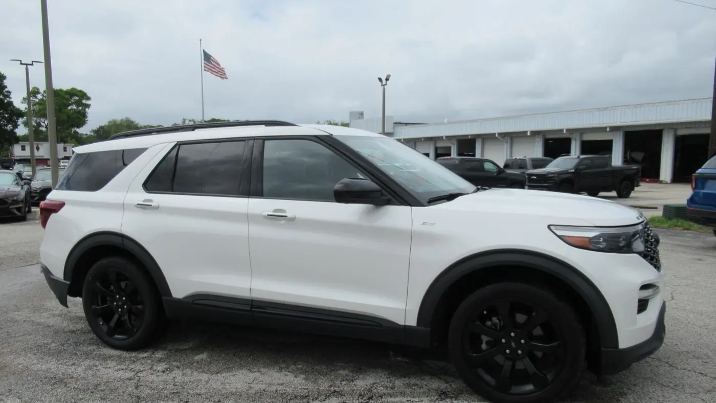 2022 Ford Explorer ST-Line