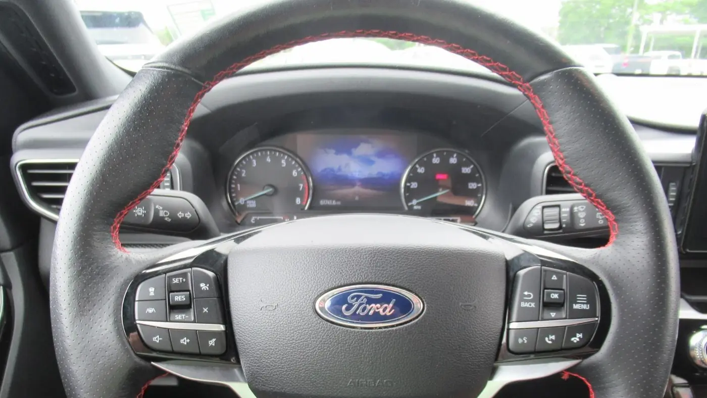 2022 Ford Explorer ST-Line