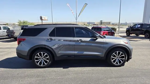 2023 Ford Explorer ST-Line