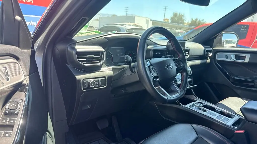 2023 Ford Explorer ST-Line
