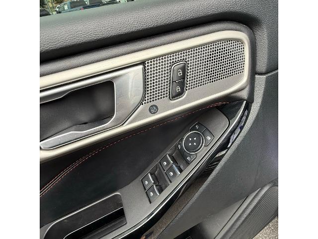 2023 Ford Explorer - $32,900