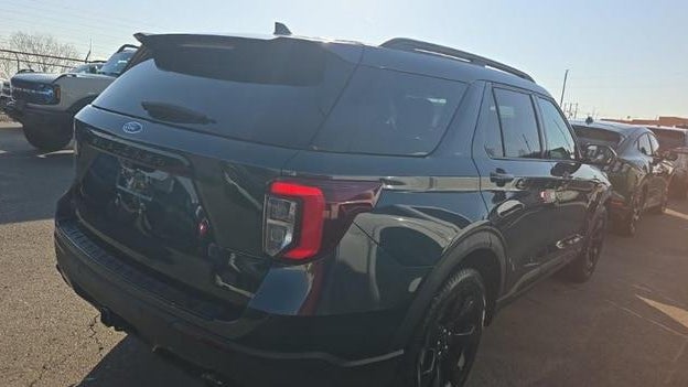 2023 Ford Explorer ST-Line