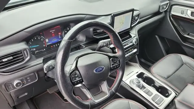 2022 Ford Explorer ST-Line