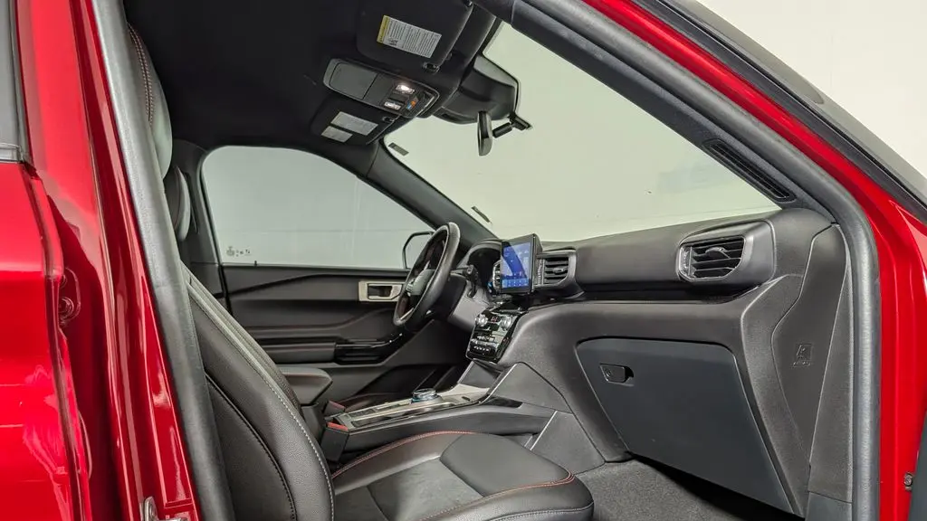 2024 Ford Explorer ST-Line