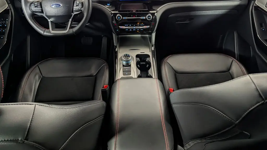 2024 Ford Explorer ST-Line