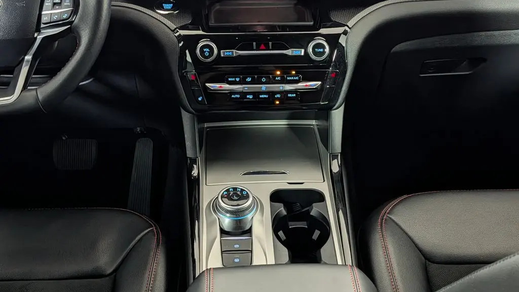 2024 Ford Explorer ST-Line