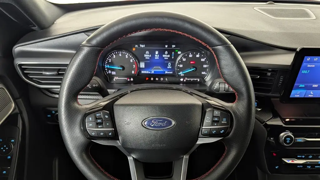 2024 Ford Explorer ST-Line
