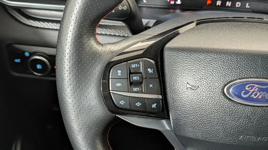 2024 Ford Explorer ST-Line